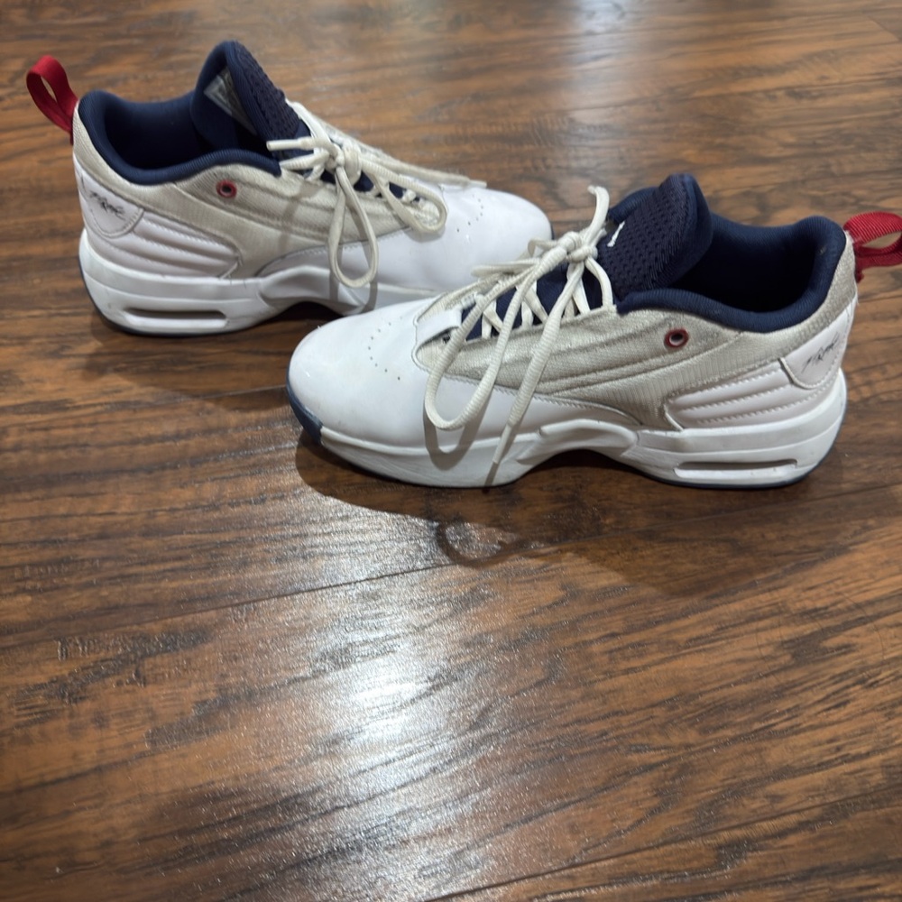 Jordan youth size 6 Athletic Sneakers in White and Navy
